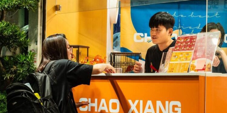 【新竹美食】隱身東區巷弄炸雞黑馬 推出創意漢堡掀起話題