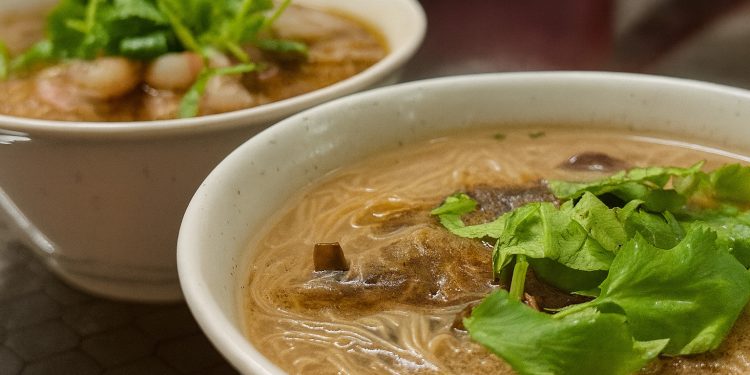 南屯人氣麵線糊推薦 現炸臭豆腐完美搭配 巷弄小吃必吃組合