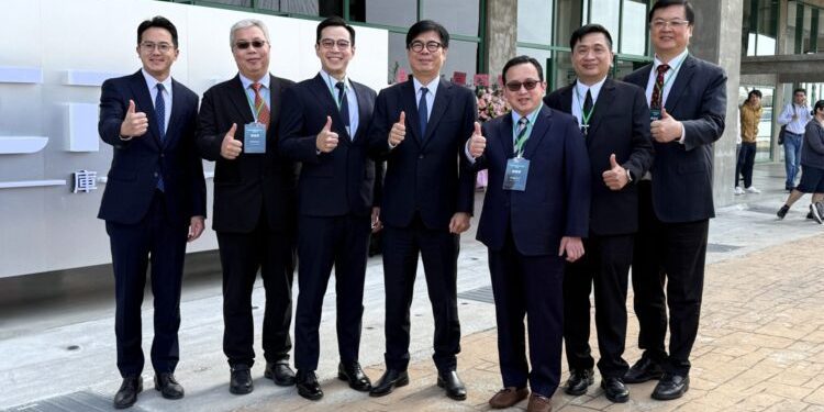 擷發科攜手高市府進駐亞灣打造 AI 軟體設計基地