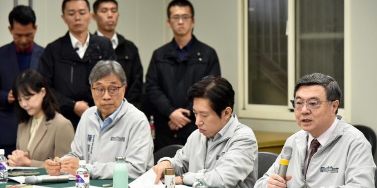 卓榮泰院長視察臺北第一果菜市場改建 肯定農業部投入2.2億元導入完善冷鏈系統，構築永續韌性農業