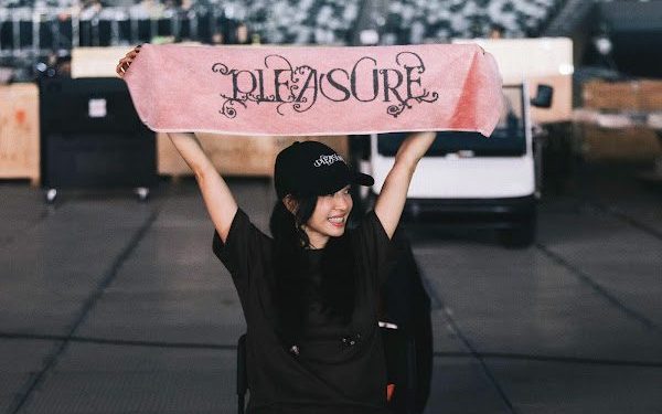 JOLIN 開唱前先送歌迷最狂聖誕禮 愉悅至上快閃艙空降大巨蛋為開唱提前暖身