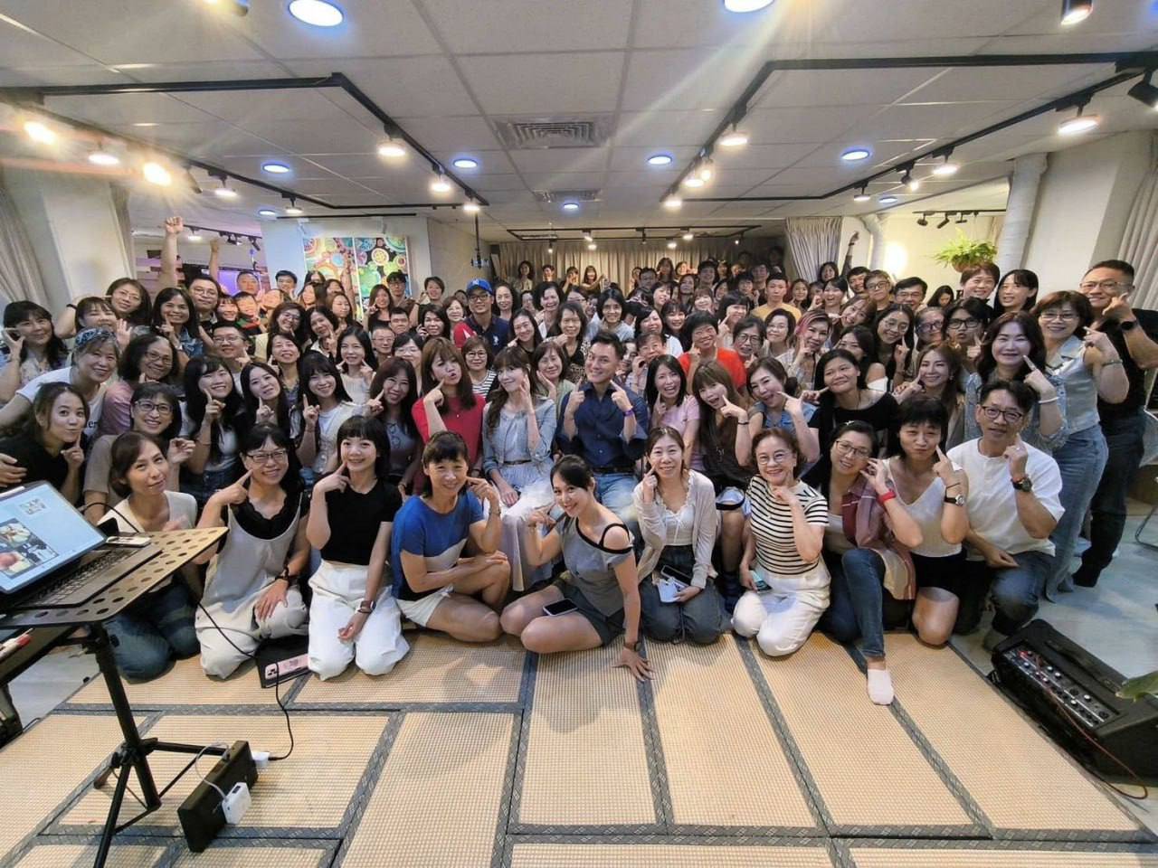 o1280096015731433446