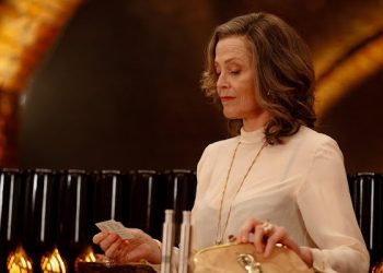 《阿凡達》雪歌妮薇佛再戰《邦尼殺死他》 4吋高跟挑戰蛇蠍美人