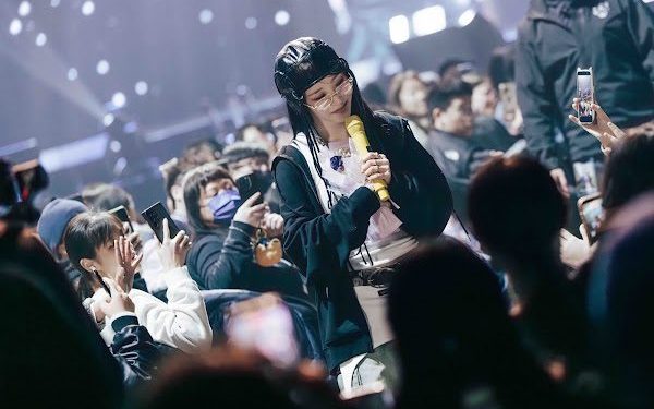 「灶咖女團」成員北高成功開唱 超過三小時寵粉演出 25首歌曲火力全開