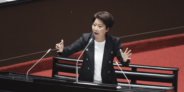 綠營女戰神翻車?陳亭妃遭控護航親戚「改電表竊電」 幕僚遭指介入台電關說追償款