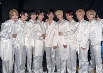 AAA 新人獎男團 AHOF 首爾開唱 九人合體、志恩回歸引爆全場