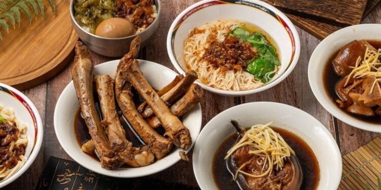 來自金門的三重人氣排骨湯 清甜溫潤的藥燉湯頭成全年暖胃首選