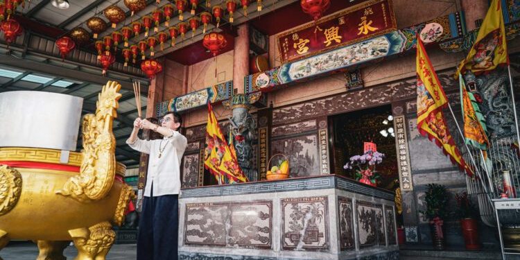 年關近收財氣 易經專家王老師提醒:謝太歲、拜尾牙是關鍵