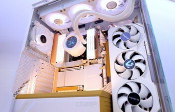 技嘉在 CES 2026 上發表 X870E AERO X3D WOOD 主機板，以自然美學定義高效能主機板新標準