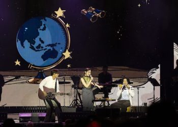 新加坡首場音響出意外 告五人臨危不亂 展渾厚嗓音大聲清唱傳遍場館