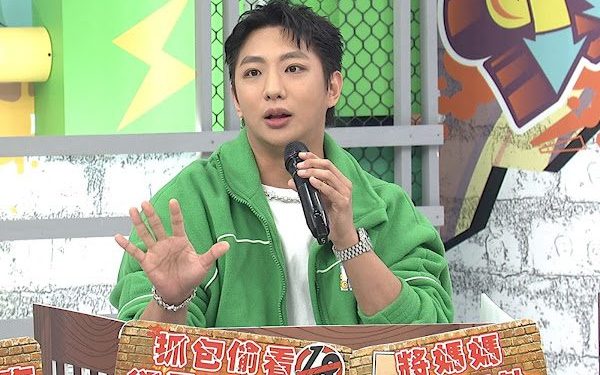 許明杰怕被貼「靠媽」標籤拒同台 許仙姬痛心提問：我很丟臉嗎？