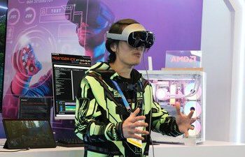 探秘空間影像創作的算力基石：Hugh Hou 於 CES 2026 技嘉展區現場演示