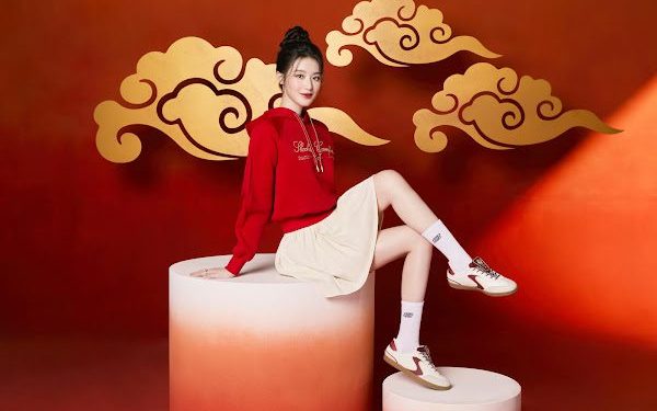 SKECHERS 舒適迎春・飛馬奔騰 舒華、梁朝偉跨世代聯手詮釋新春限定款