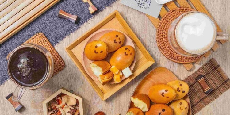 板橋特色咖啡廳裡剛出爐的雞蛋糕 誘人香氣從日常到夜市