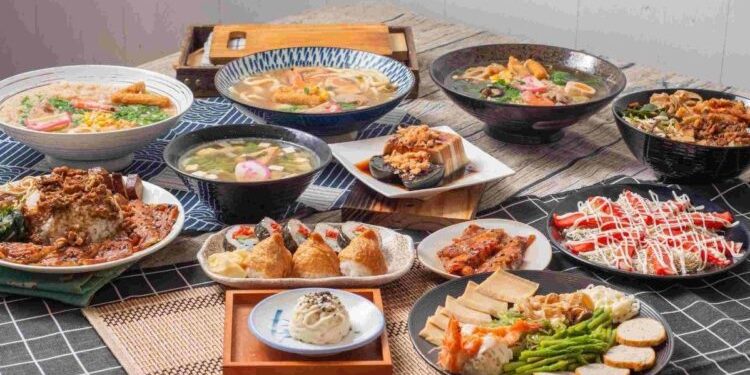 頭城火車站必吃平價日料！百元現熬豚骨拉麵 奶香滿滿超對味