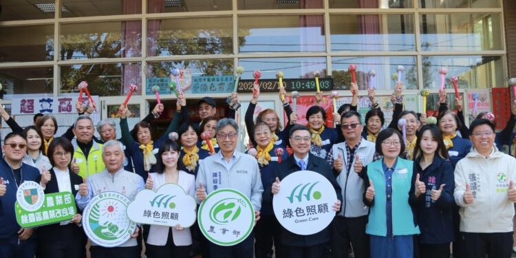 行政院卓榮泰院長於農曆年前赴桃園市龍潭區高原社區參訪綠色照顧成果 肯定農村在地安老典範