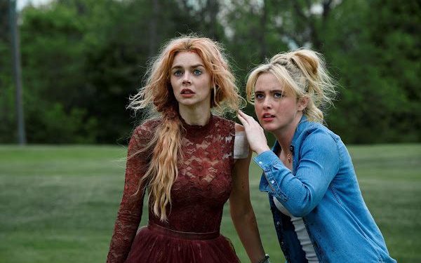 復古美學手繪風海報喧賓奪主 《弒婚遊戲：2度開局》正式預告盡情殺爆