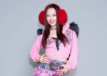 琟娜VERNA過年搞事 拜年神曲直接雙開舞廳、廟會