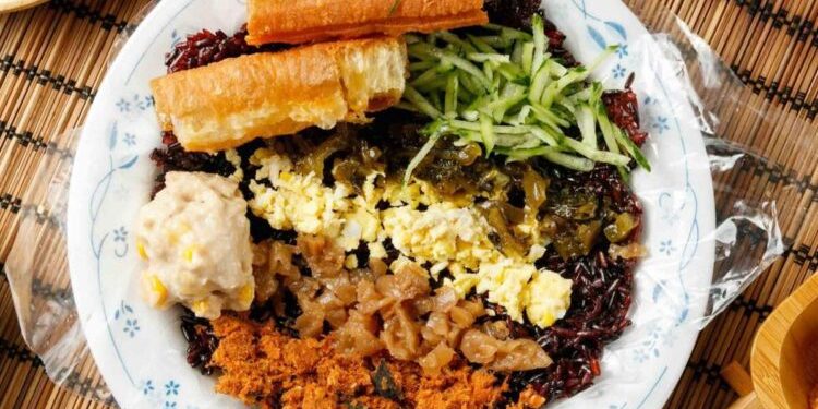 宜蘭早餐美食必吃 手工現做飯糰 配料每日現炒不馬虎