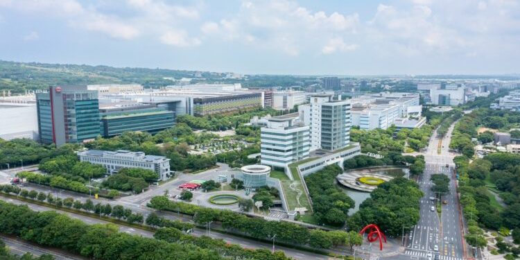 西屯土地近飽和 德鑫建設推「德鑫協和」 協和公園首排永久棟距成最強保值護城河