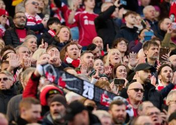 CARLSBERG推出英國手語版《你永遠不會獨行》，讓每位球迷都能投入比賽日的熾熱氣氛