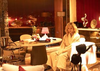 《夜王》票房邁向8000萬港幣大關 鄭秀文化身夜總會霸總 特別向媽媽桑取經