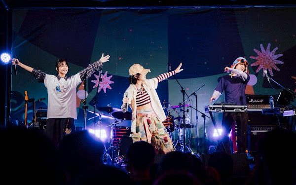 與163braces 浮現祭合作首演！串流破億歌手とた (tota) 唱掀海線熱潮