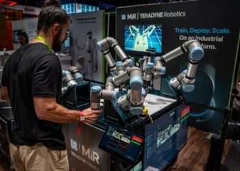 Universal Robots 和 Scale AI 聯合推出模仿學習系統，加速 AI 模型訓練，彌合「實驗室到工廠」的差距