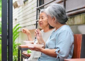 照顧家人備餐好累 營養師邱爸談「5分鐘上桌」料理 把時間留給陪伴