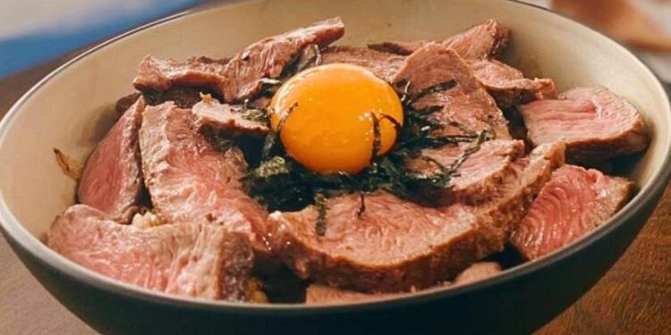 馬公美食店家 從紅燒海鮮烏龍麵到日式丼飯餐桌選擇