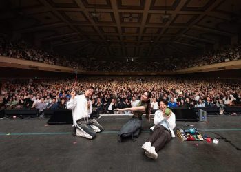 超人氣 Z 世代天團告五人美西狂奔！一週內解鎖「雙城、雙百年傳奇場館」驚人紀錄