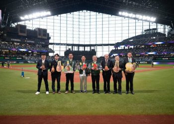 臺灣鳳梨強勢登陸北海道！ 北海道日本火腿鬥士隊主場「臺灣鳳梨日」熱力引爆