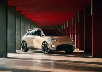 源自米蘭設計，專為歐洲打造：廣汽正式首發AION UT純電掀背車