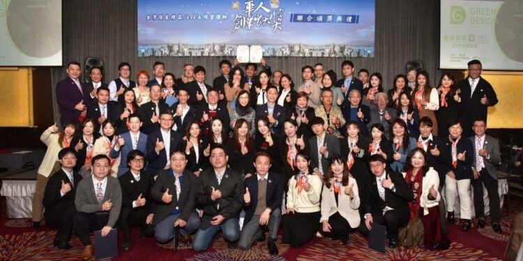 用實力點亮夢想！趙浩鑫榮獲華人創業家大獎 致敬數位時代堅韌奮鬥的逐夢領航者