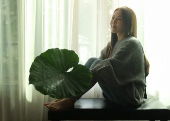 曾因夢想被阻「北車淋雨走到松山」！吳申梅新單曲〈心落雨〉吐露14歲隱藏心聲