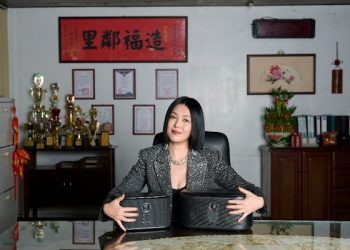 用歌聲溫暖陪伴失智父親！苗可麗深情代言K 歌伴唱機