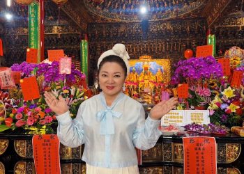 白冰冰首唱封存10多年〈關聖帝君〉 憶高雄秀場浴血往事：我是「九命怪貓」