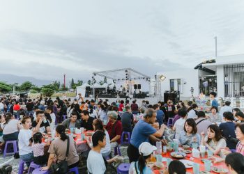 花蓮漁港辦桌 海味、音樂與市集共譜港邊生活風景