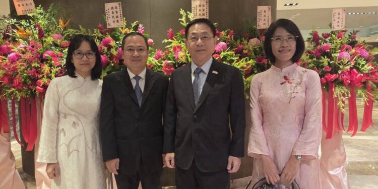 外交部常務次長葛葆萱出席越南81週年國慶酒會
