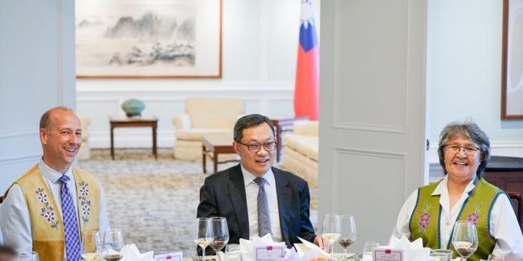 外交部誠摯歡迎加拿大西北特區省議員訪台團來訪