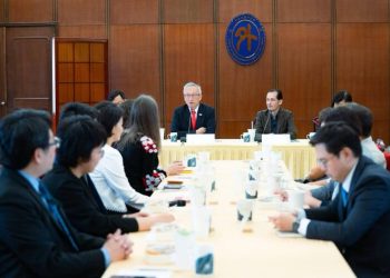 外交部政務次長吳志中與「無國界記者」籌組之記者團舉行座談會